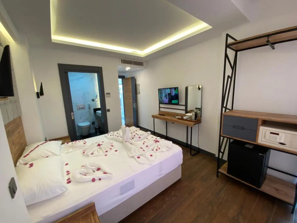 Miyas Luxury Hotel - Photo 3
