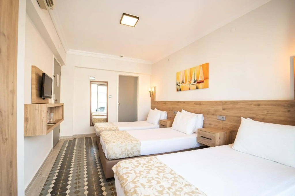 Moda Beach Hotel - Photo 4