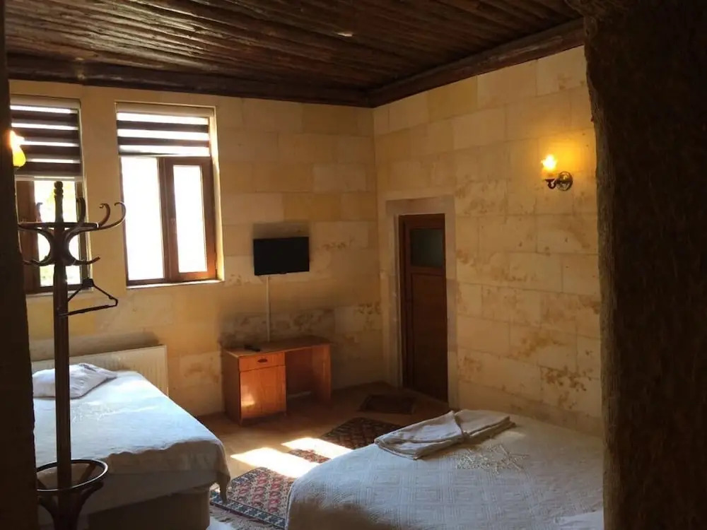 Monastery Cave Hotel - Photo 4