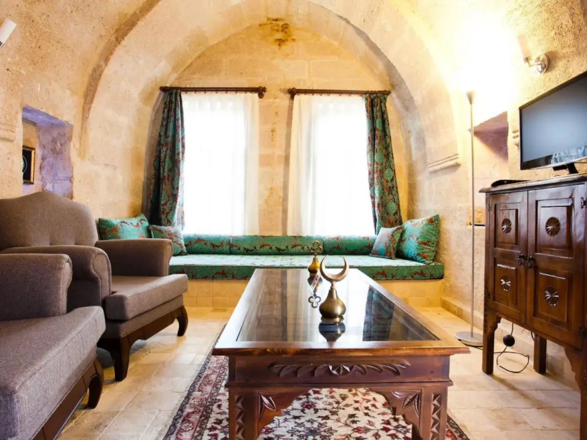 Monte Cappa Cave House