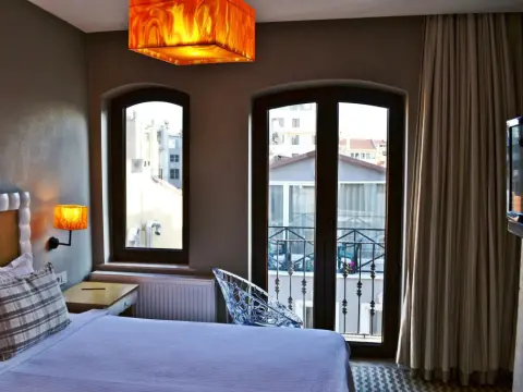 Montena Suit - Photo 3