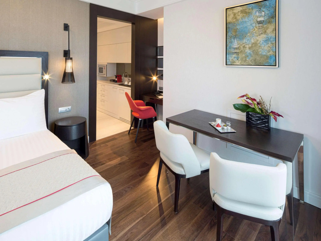 Mövenpick Hotel Istanbul Golden Horn - Photo 3