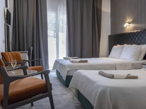 Mustis Royal Plaza Hotel - Photo 4