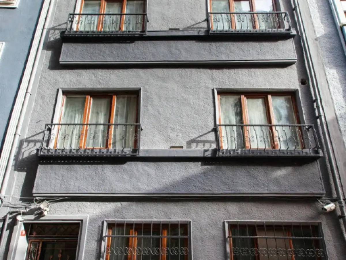 Myra Pera Apartments