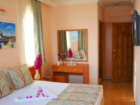 Nebilux Hotel - Photo 2