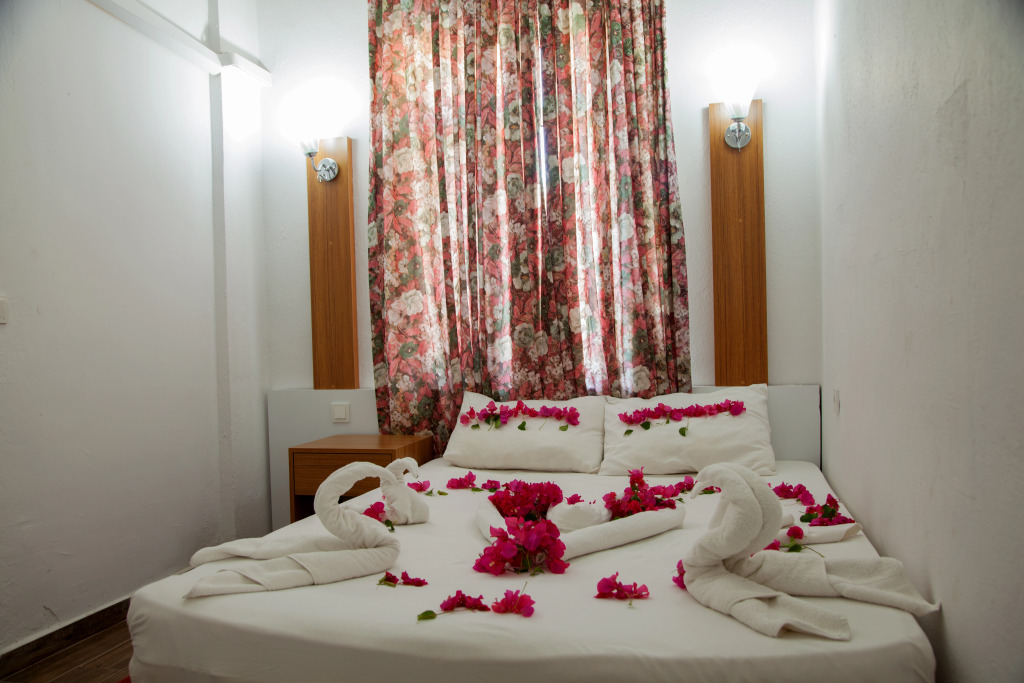 Nergos Side Hotel - Photo 2