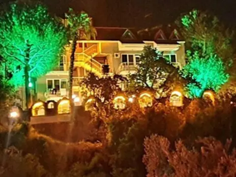 New Golden Gate Hotel - Photo 1