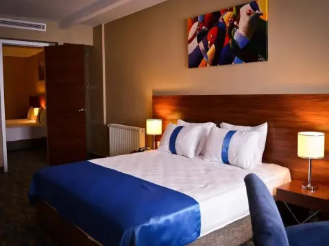 Norton Hotel - Photo 3