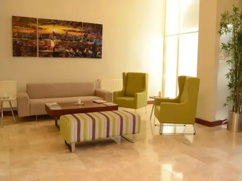 Norton Hotel - Photo 4