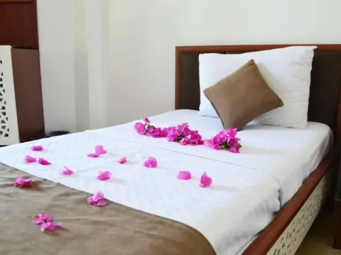 Oskay Hotel - Photo 4