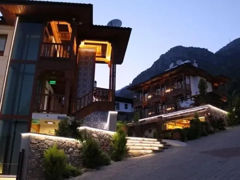 Otel Azmakhan - Photo 1