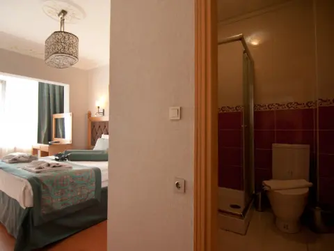 Blue Tuana Hotel - Photo 4