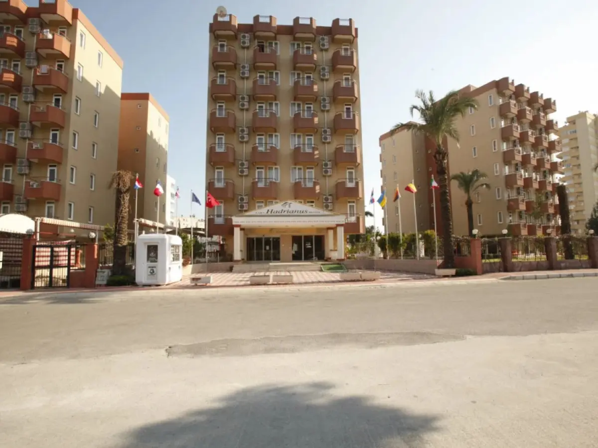 Lara Hadrianus Hotel