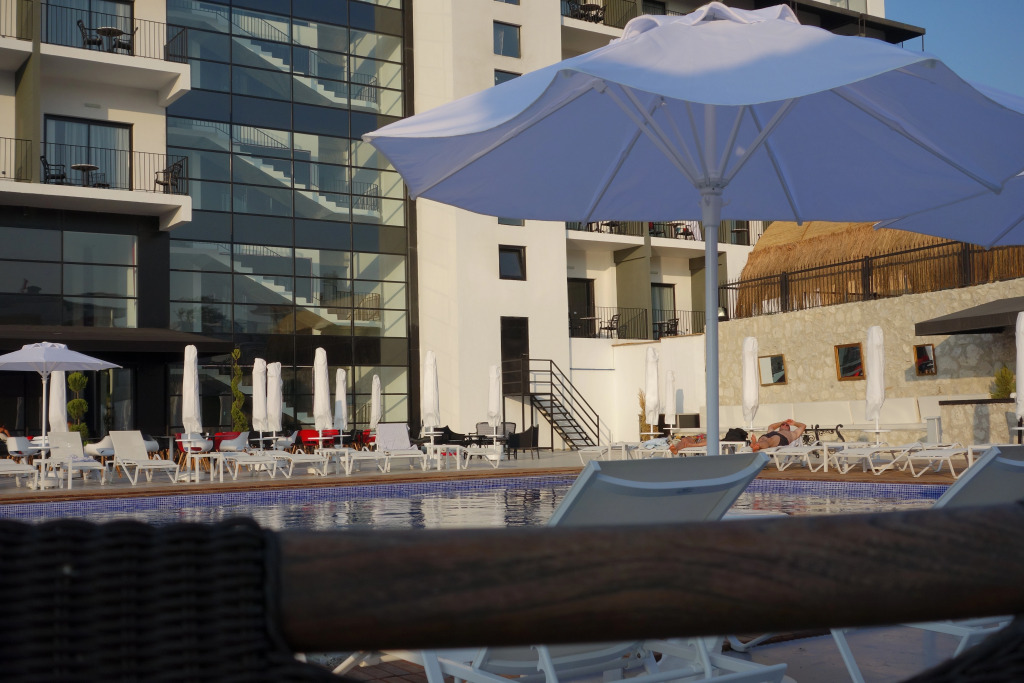 Love You Hotel - Photo 1