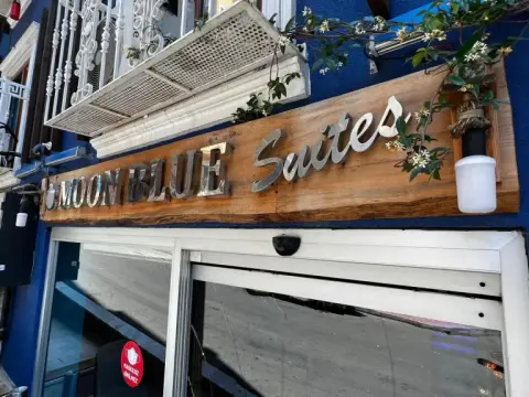 Moon Blue Hotel - Photo 3