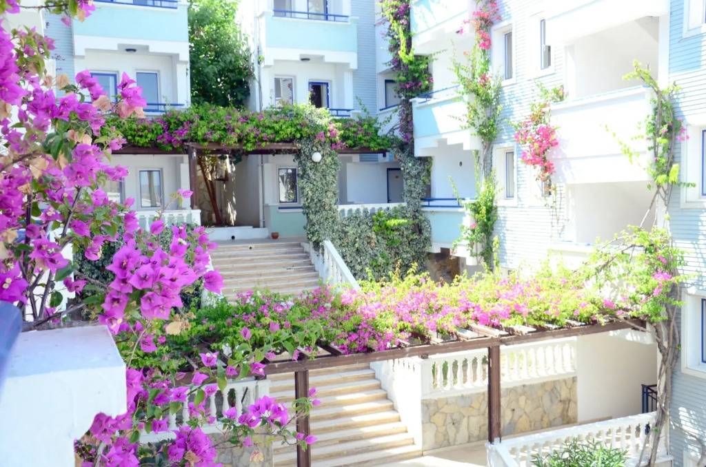 Sunpoint Family Hotel - Photo 2