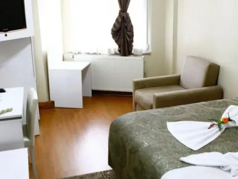 Ozgur Hotel - Photo 4