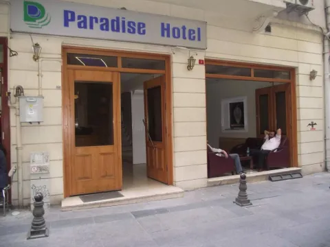 Paradise Hotel - Photo 1