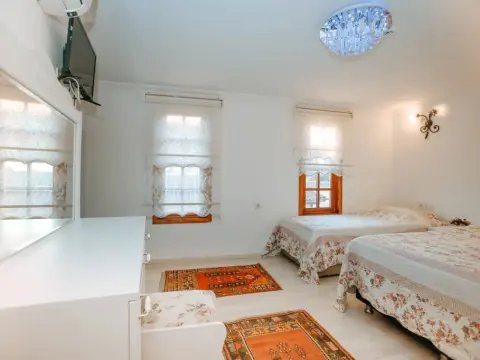 Patio Hotel - Photo 4