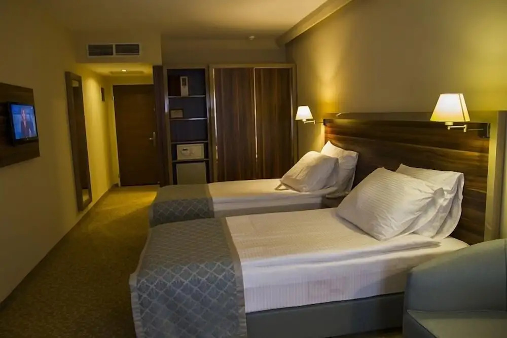 Peri Tower Hotel - Photo 4