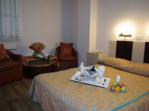 Petrol Palace - Photo 4