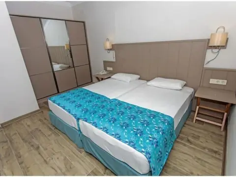 Prince Apart - Photo 4