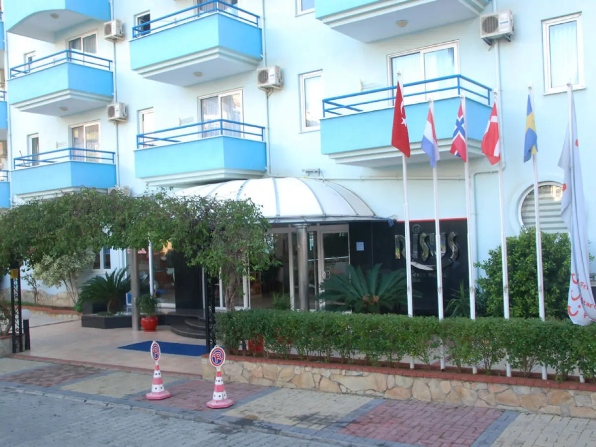 Risus Suit Hotel