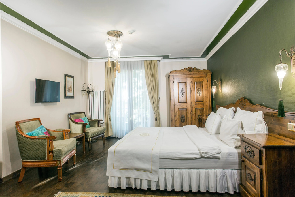 Rose Garden Suites - Photo 3