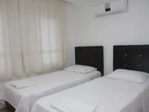 Rose Residence - Photo 2