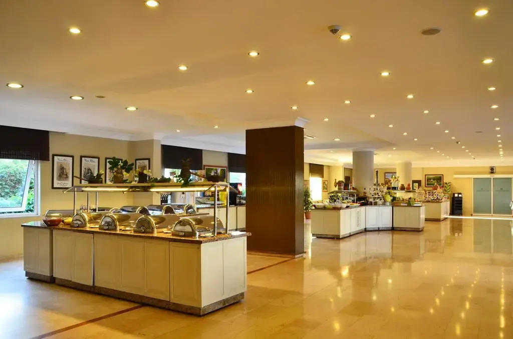 Royal Garden Suite Hotel - Photo 3