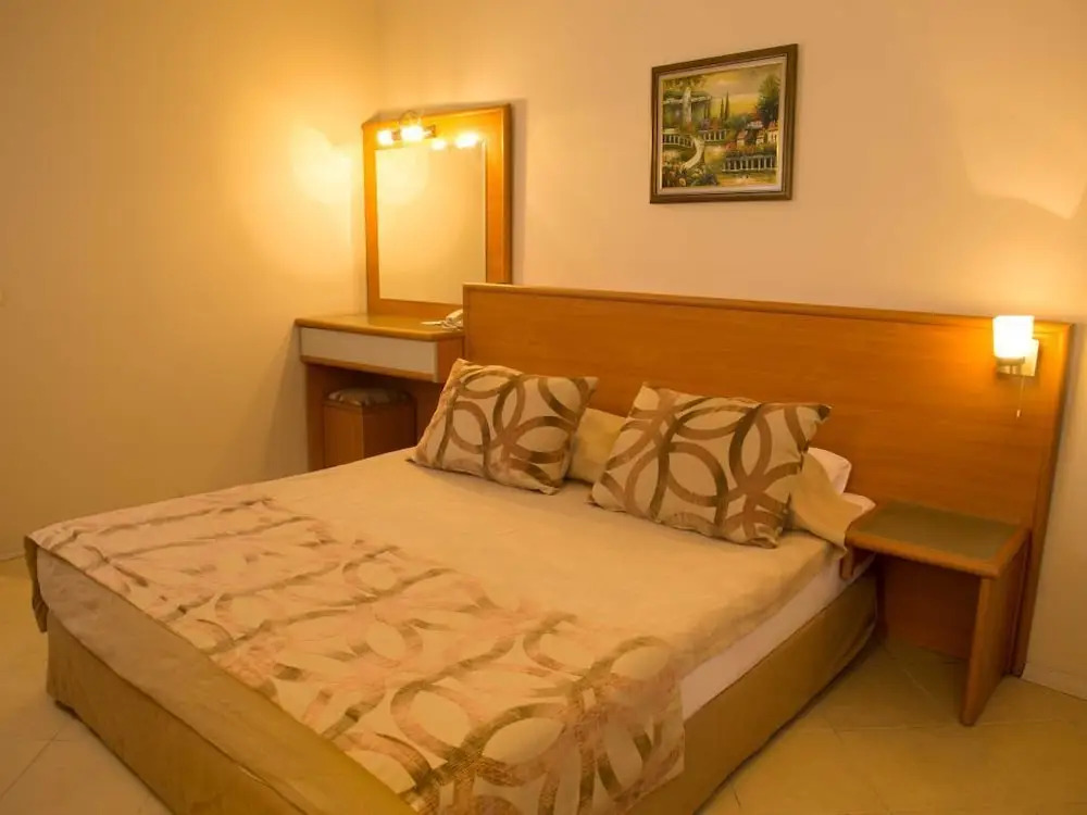 Royal Palm Beach Hotel - Photo 3