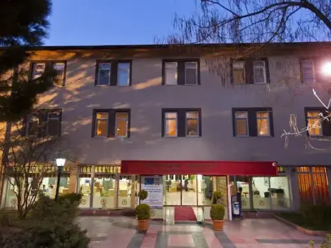 Sdu Arastirma Ve Uygulama Hotel - Photo 1