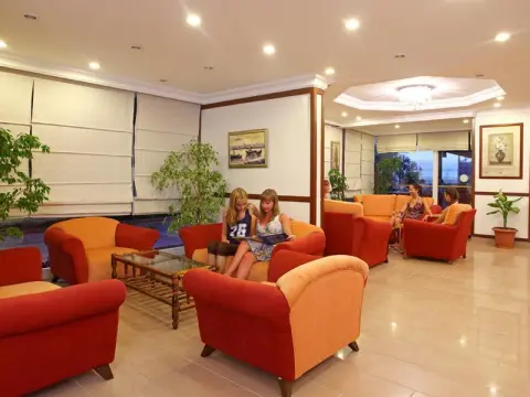 Seabird Beach Hotel - Photo 1