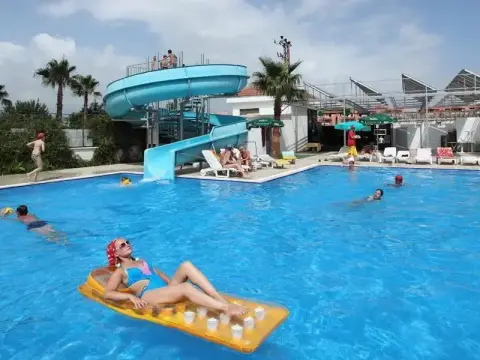 Seabird Beach Hotel - Photo 3