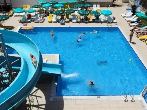 Seabird Beach Hotel - Photo 4