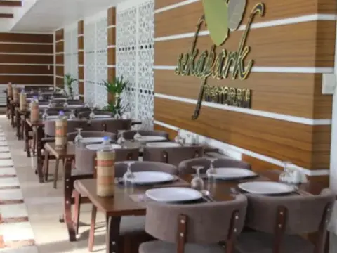 SekaPark Hotel - Photo 1