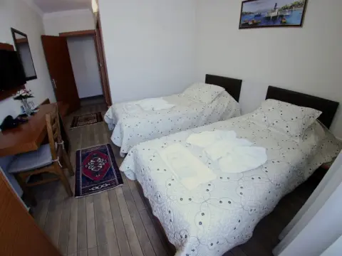 Selena Hotel - Photo 2