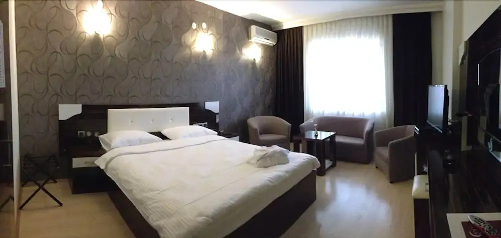 Sera Hotel - Photo 3