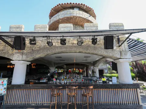 Sherwood Exclusive Lara