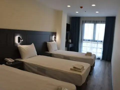 Shishly Palace Hotel - Photo 3