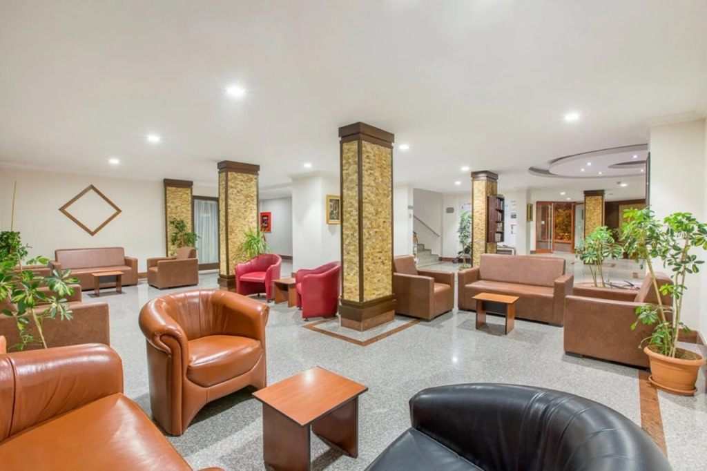 Side Resort Annex - Photo 3