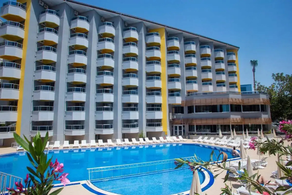 Simply Fine Hotel Alize - фото 1