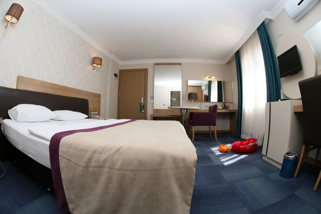 Spilos Hotel - Photo 4