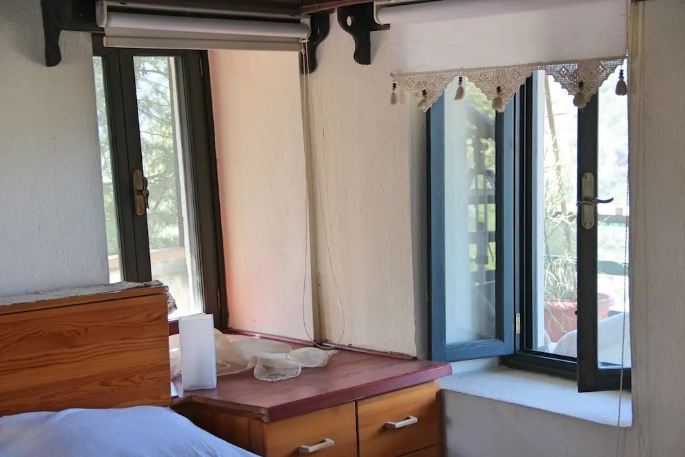 Stone House - Photo 1