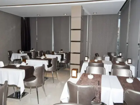 Sultan Hotel - Photo 4