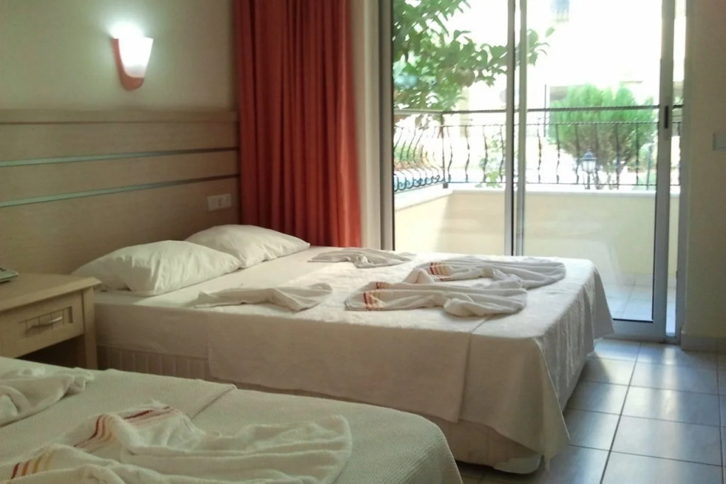 Summer Rose Hotel - Photo 2