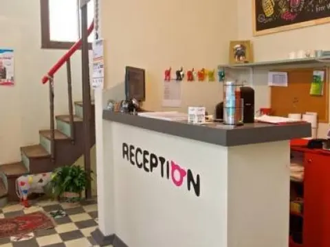 Sumo Cat Hostel - Photo 2