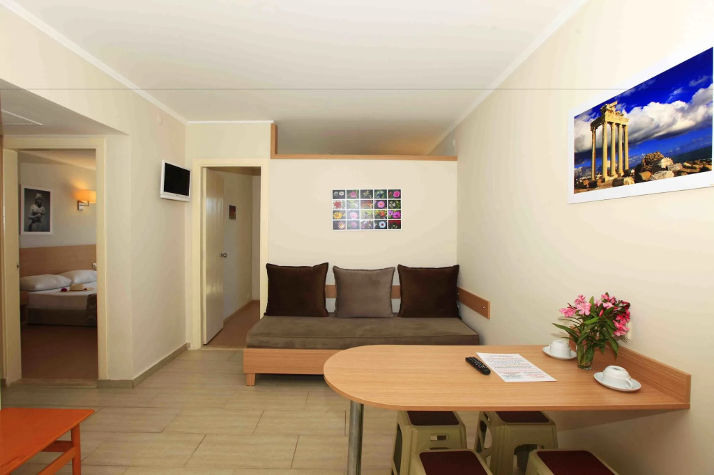 Sun City Apartments & Hotel - Photo 2