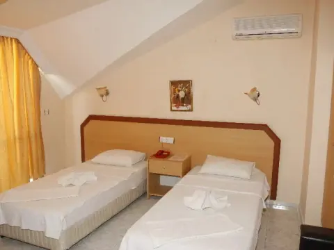 Swans 1 Hotel - Photo 2
