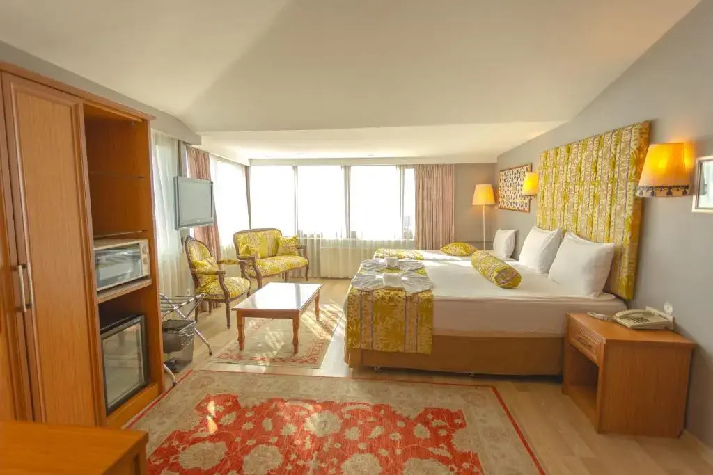 Tashkonak Studio Suites